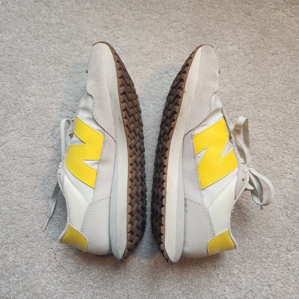 New Balance, Yellow And White Sneakers, Womens Size 9.5 - Picture 3 of 9